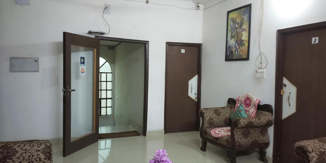 Varuna Palace-fully Vaccinated Staff *