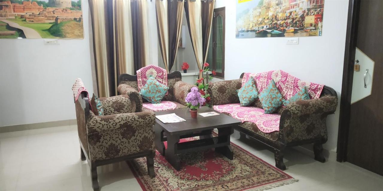 Homestay Varuna Palace-fully Vaccinated Staff Varanasi