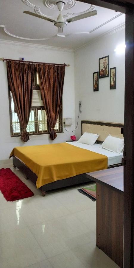 Varuna Palace-fully Vaccinated Staff *