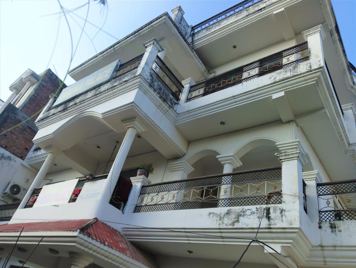 Varuna Palace-fully Vaccinated Staff * Varanasi