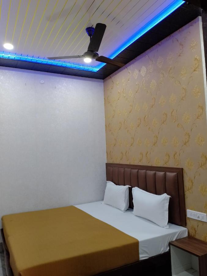 Varuna Palace-fully Vaccinated Staff Homestay *