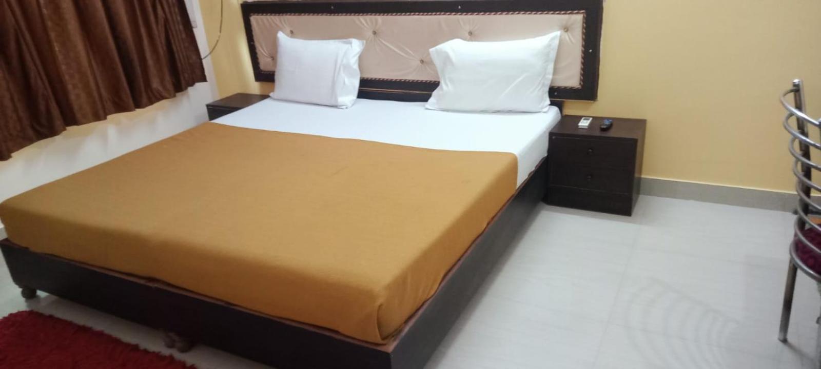 Homestay Varuna Palace-fully Vaccinated Staff Varanasi