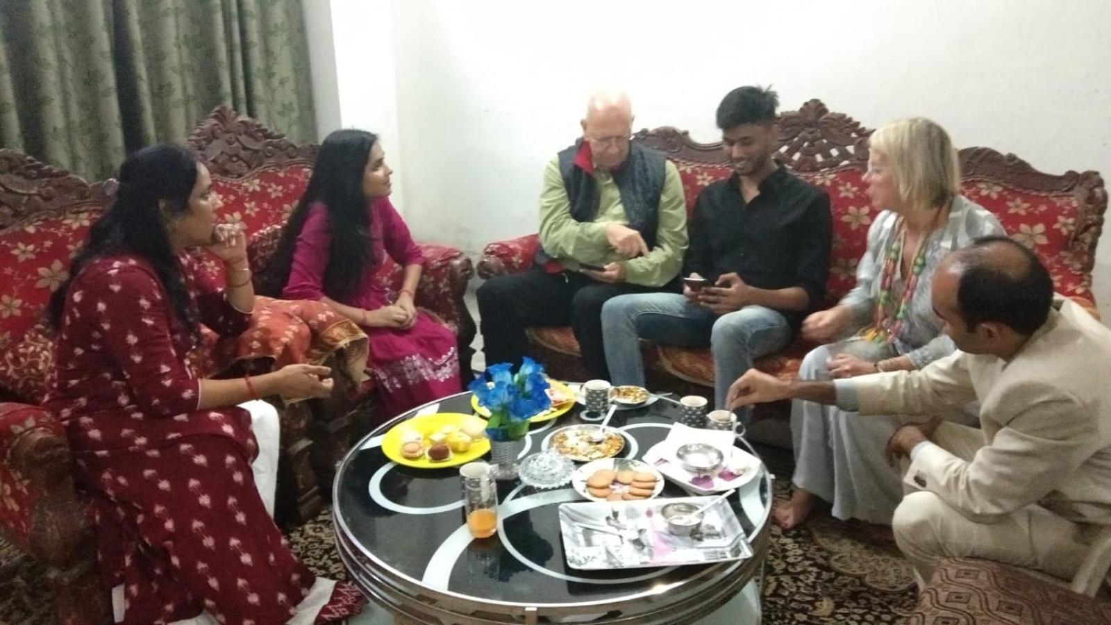 Varuna Palace-fully Vaccinated Staff Homestay *