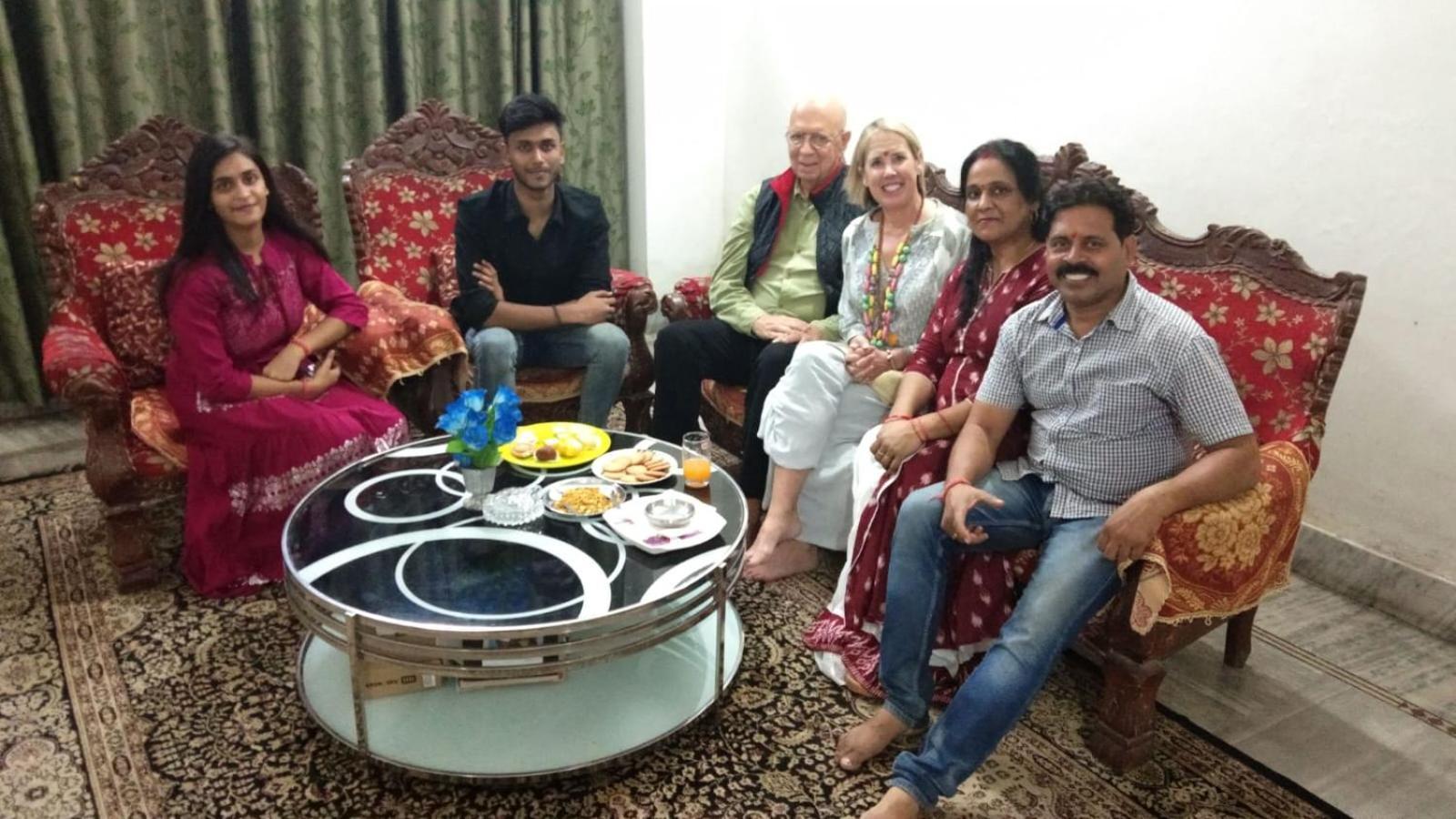 Varuna Palace-fully Vaccinated Staff Homestay Varanasi